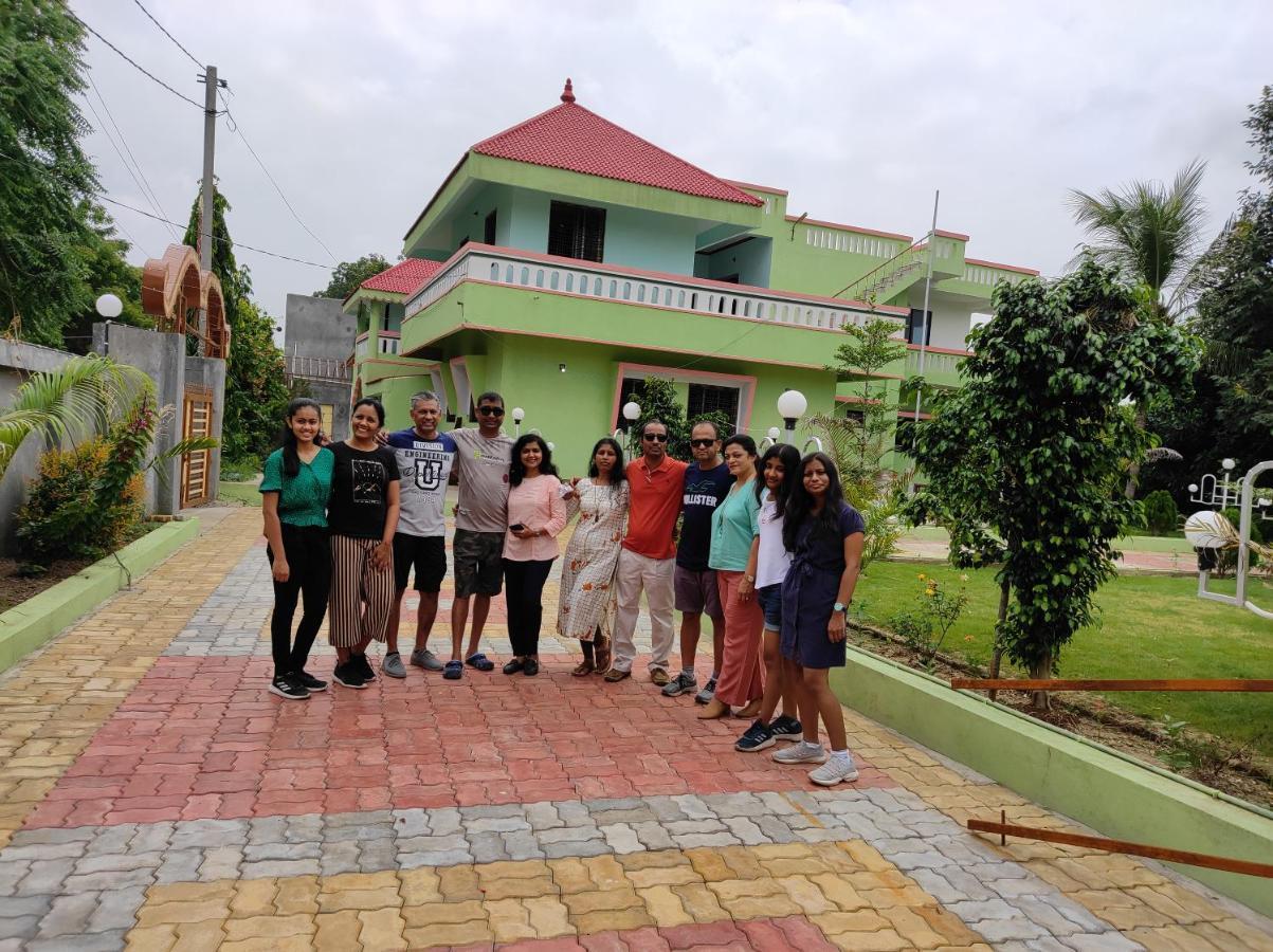 Vrundavan Home Stay And Village Resort Kevadia Eksteriør billede