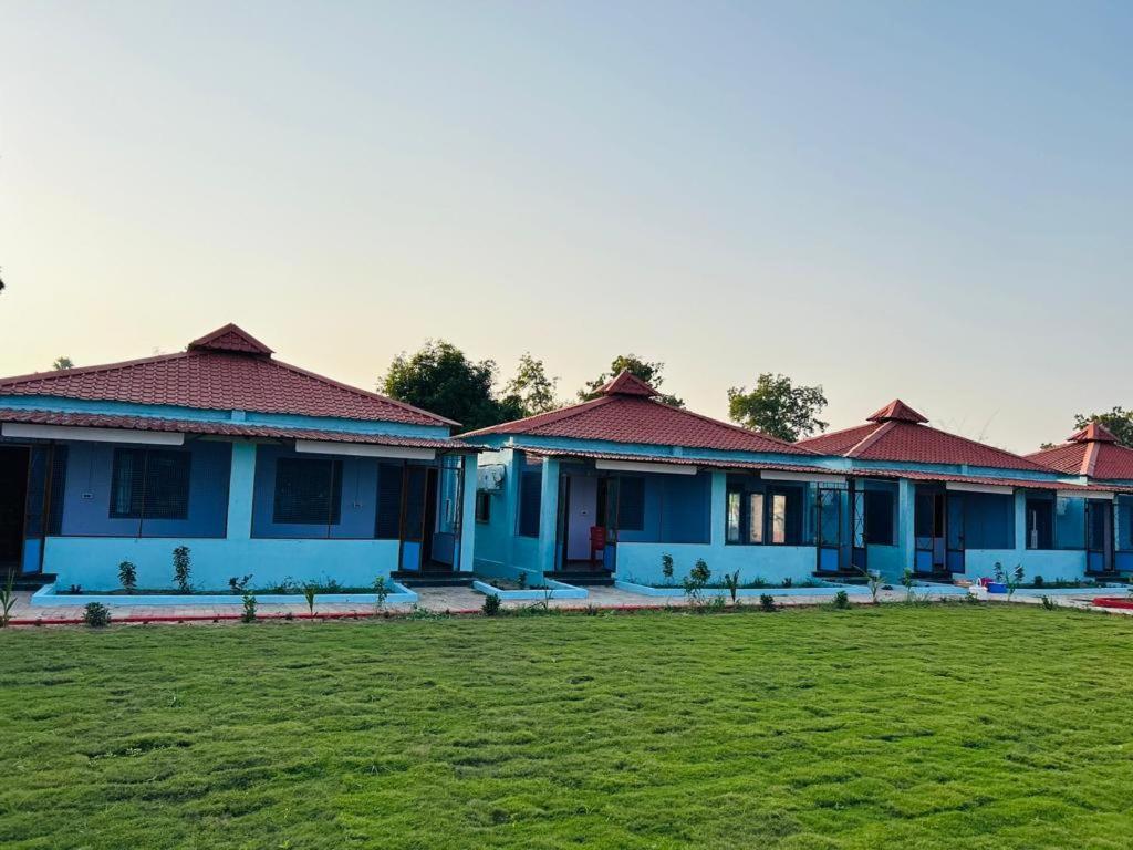 Vrundavan Home Stay And Village Resort Kevadia Eksteriør billede